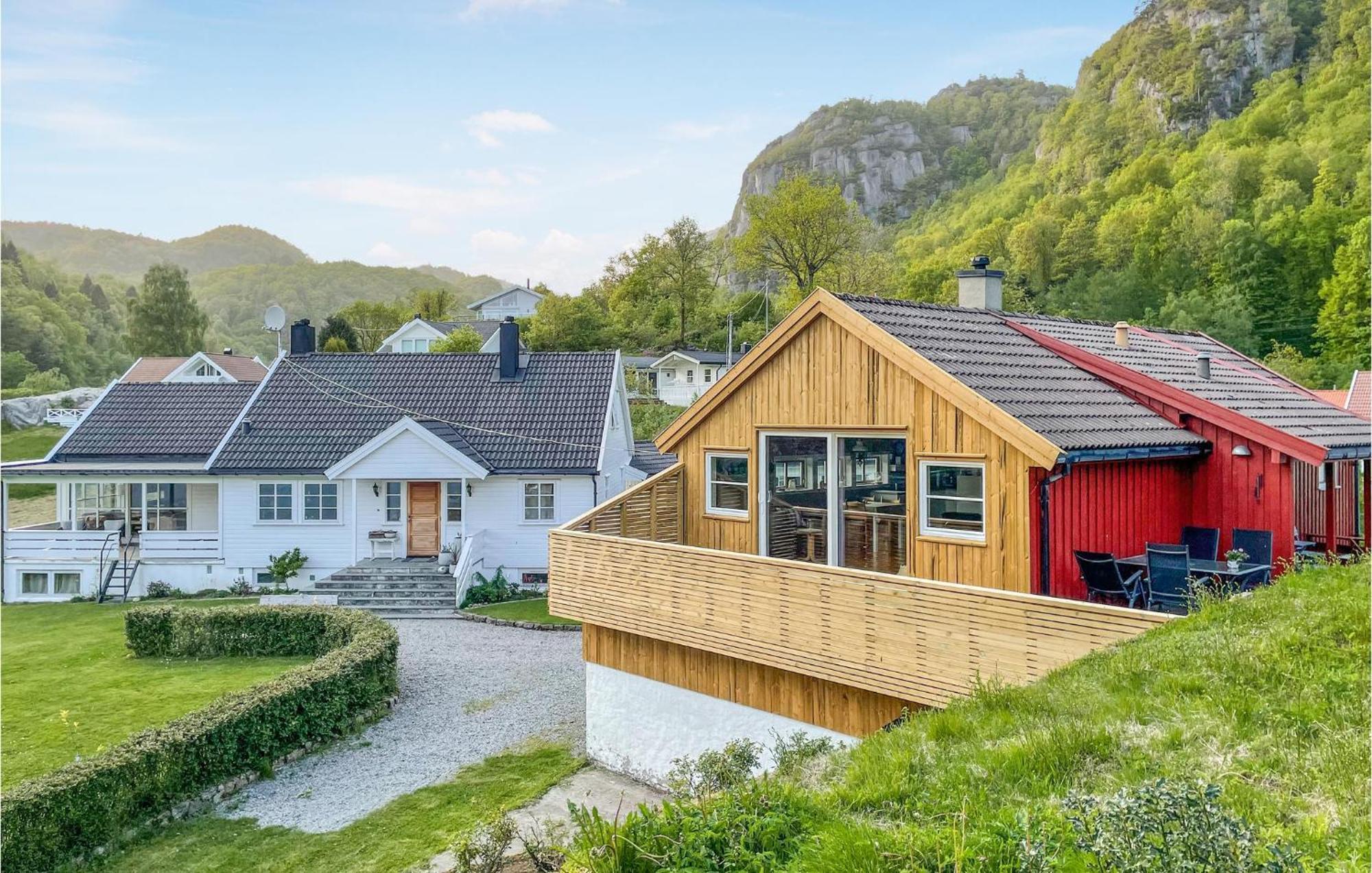 2 Bedroom Stunning Home In リュングダール エクステリア 写真