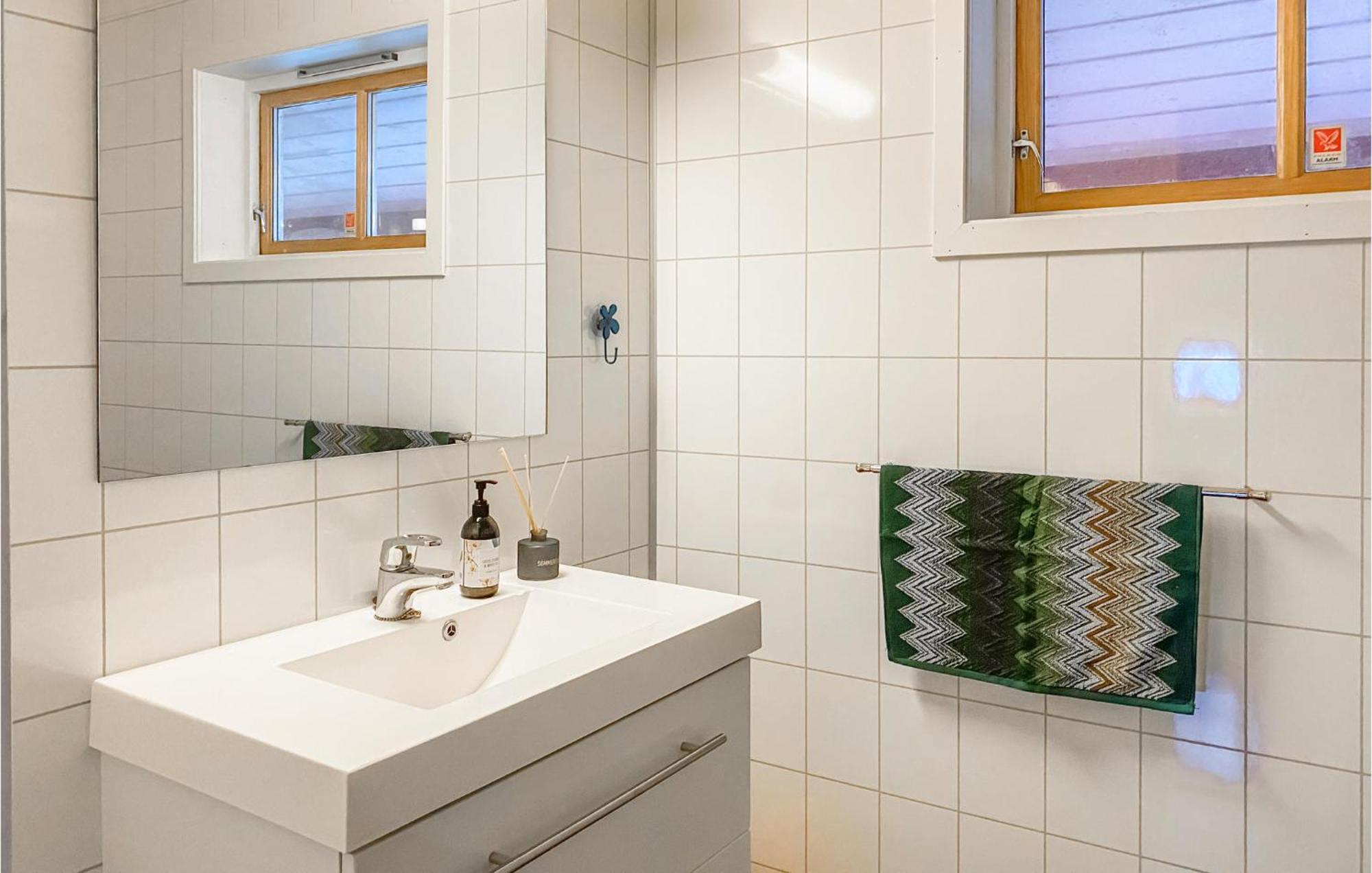 2 Bedroom Stunning Home In リュングダール エクステリア 写真